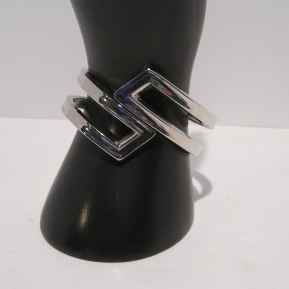 Faux Polished Silver Abstract Bangle Spring Hinge Bracelet Modern Twist Cuff - Picture 1 of 15